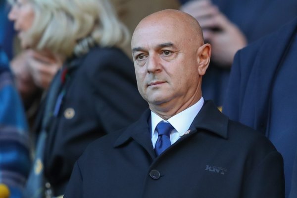 BBC: Sau khi hoàn tất khoản vay với Muani, Tottenham Hotspur muốn ký hợp đồng với một trung vệ mới k