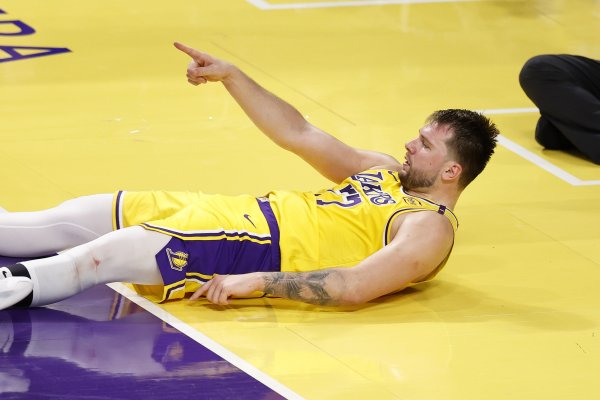 Ai là người chơi rắc rối nhất trên sân? Doncic: Smart Herbert Jones