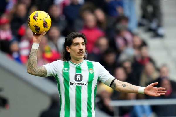 Bellerin đáp ứng với Tebass: Cạnh tranh độ ẩm cao 80% nhiệt độ cao 30% là vô nhân đạo và nó không th