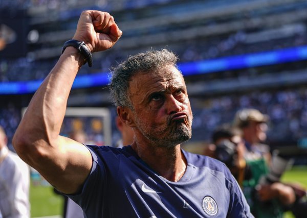 Huấn luyện viên Enrique Paris giành chiến thắng Champions League lần thứ 18, lập kỷ lục cho huấn luy